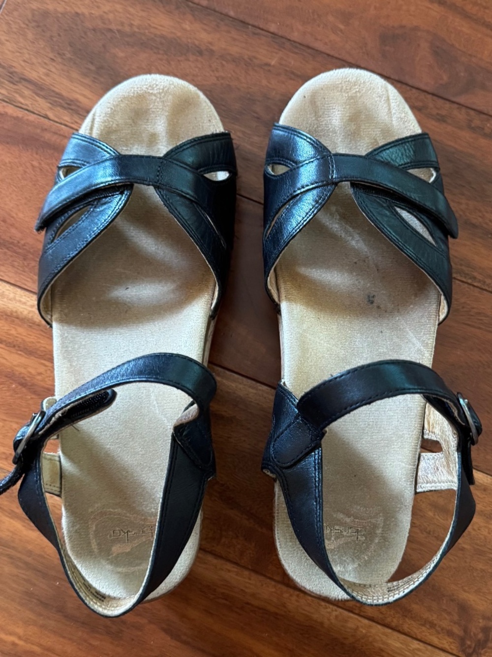 Dansko Season in black  Size 8.5 (39)  GUC